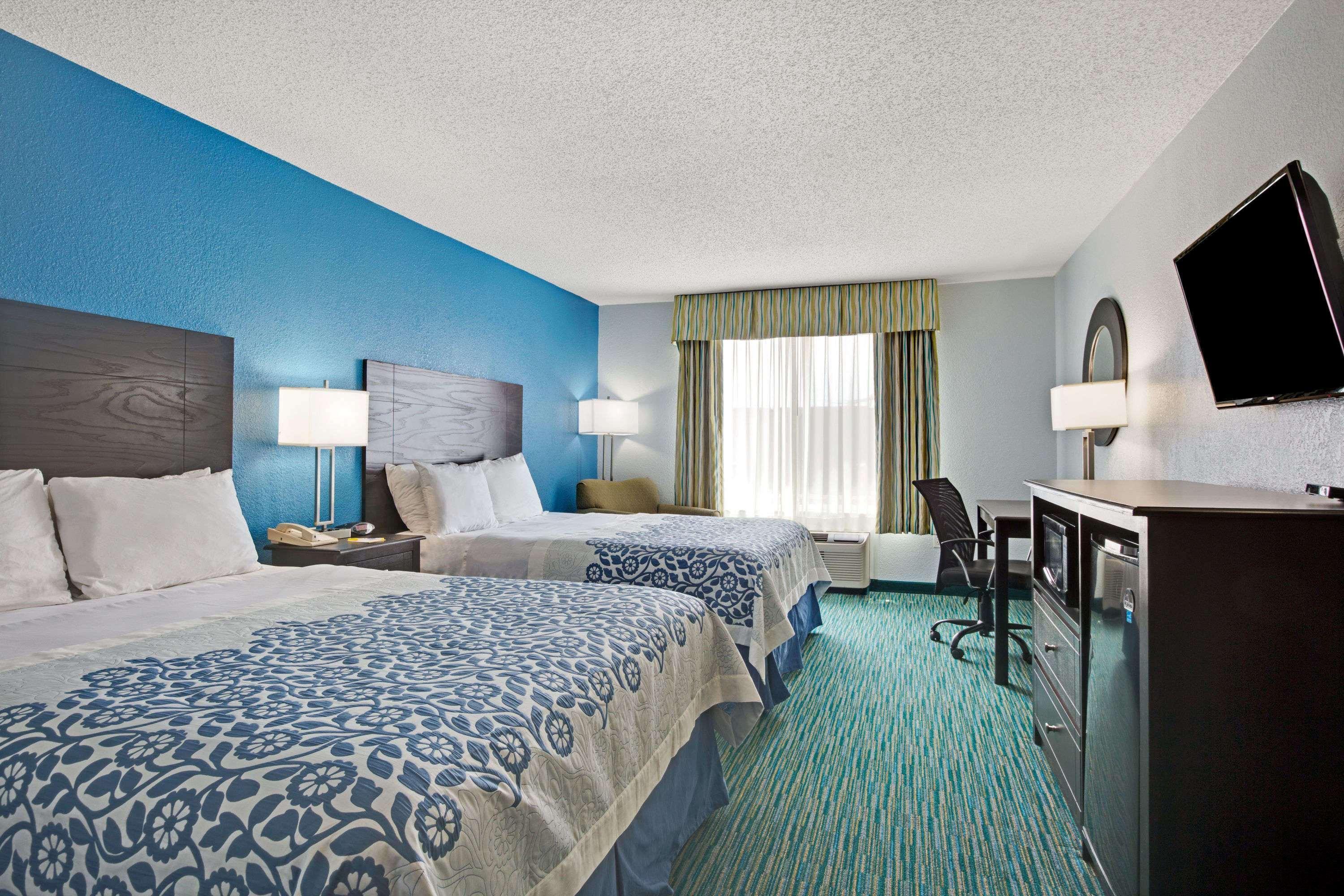 Days Inn By Wyndham Dallas Garland West Exteriér fotografie