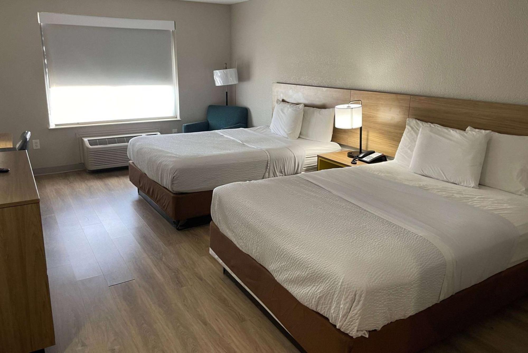 Days Inn By Wyndham Dallas Garland West Exteriér fotografie