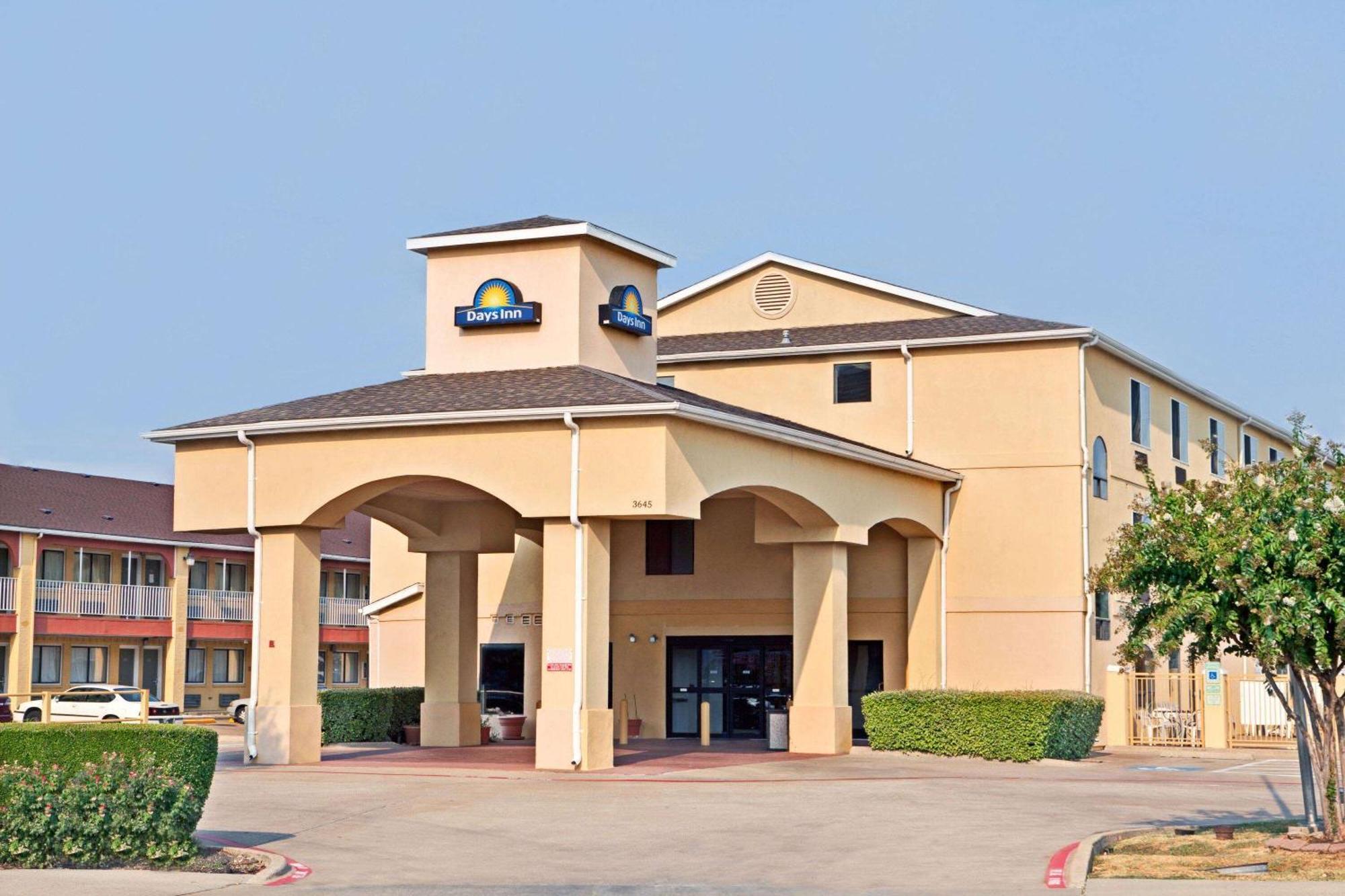 Days Inn By Wyndham Dallas Garland West Exteriér fotografie